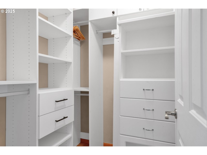Bedroom, Primary