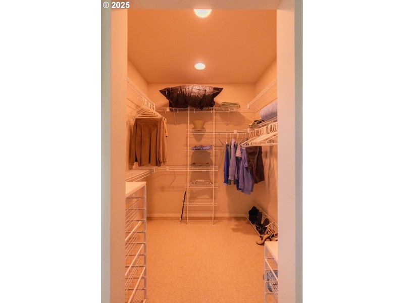 Bedroom, Primary