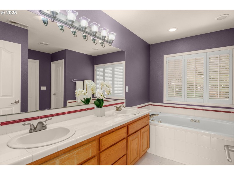 Owner's Suite Bathroom