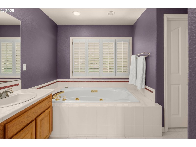 Owner's Suite Bathroom
