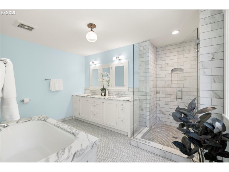 Owner's Suite Bathroom