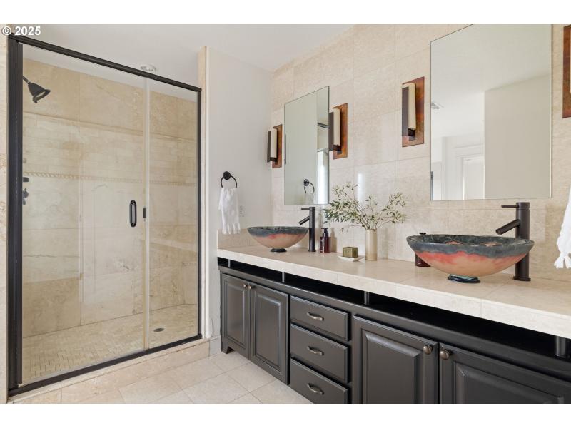 Owner's Suite Bathroom