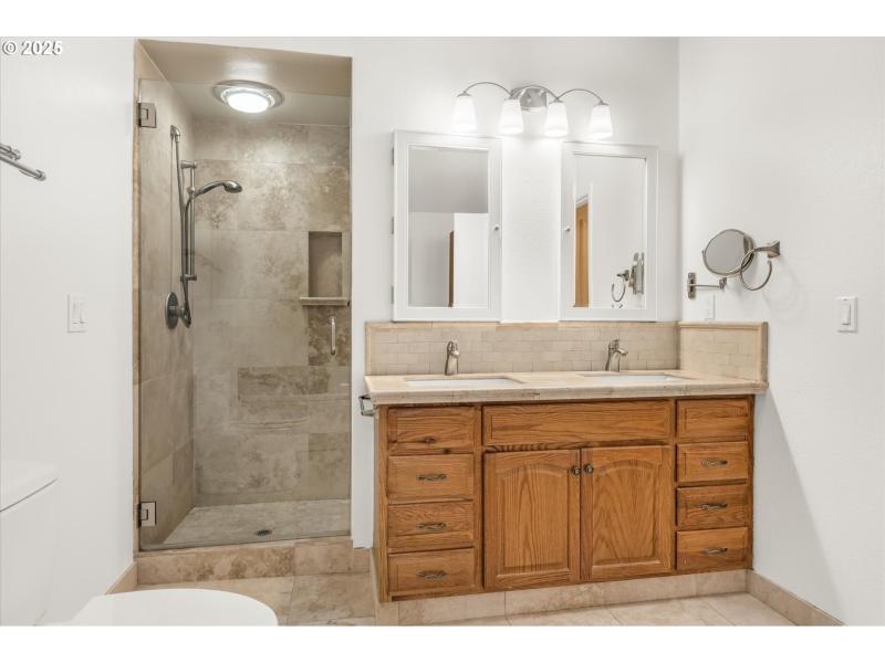 Owner's Suite Bathroom