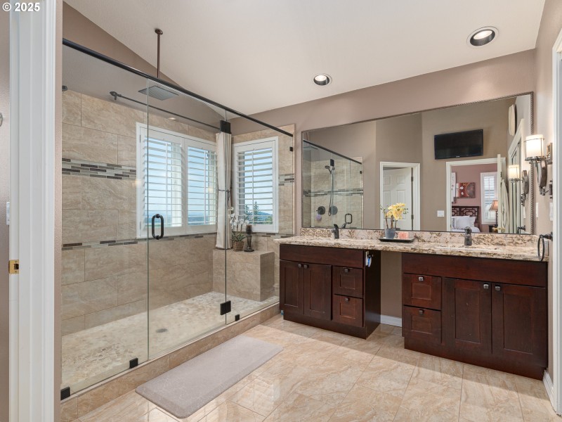 Bedroom, Owner's Suite