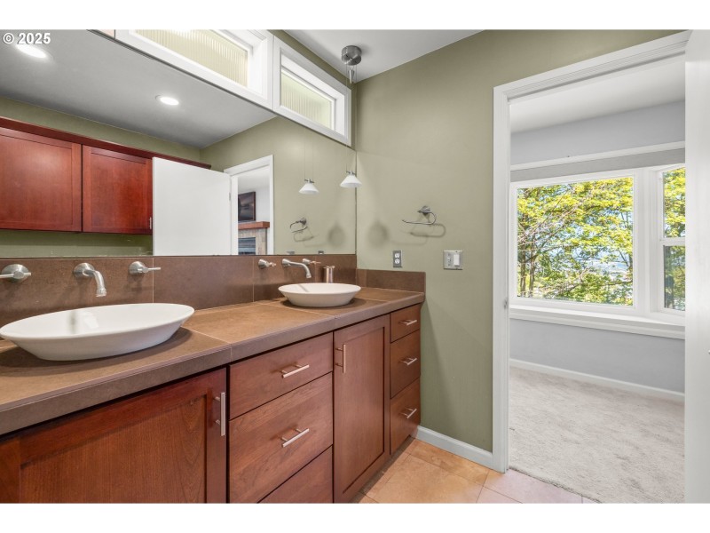 Bathroom, Attached