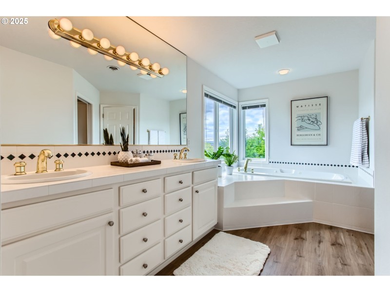 Bathroom, Attached
