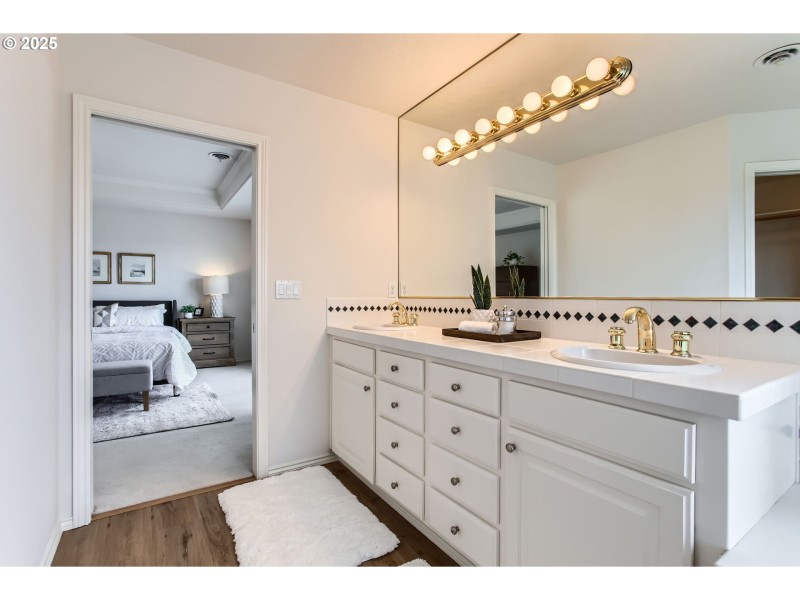 Bathroom, Attached