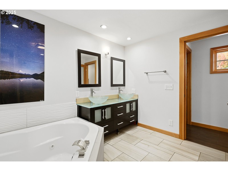 Owner's Suite Bathroom