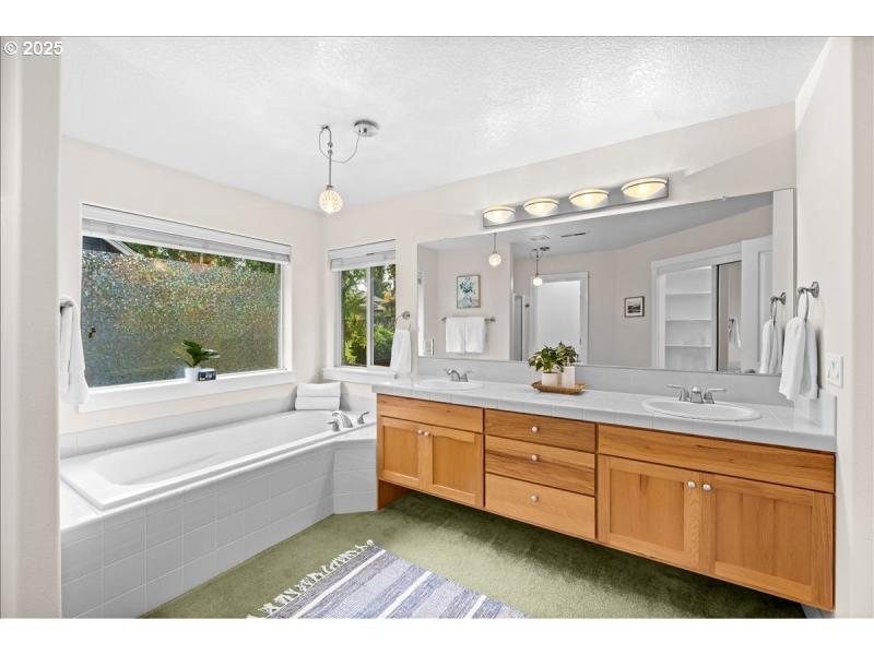 Owner's Suite Bathroom