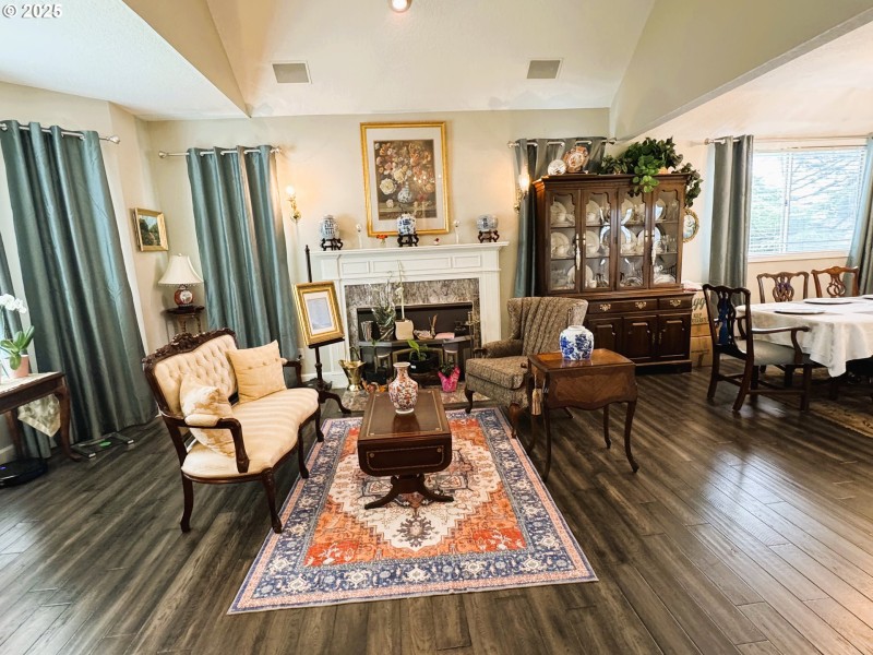 Living Room/Dining Room