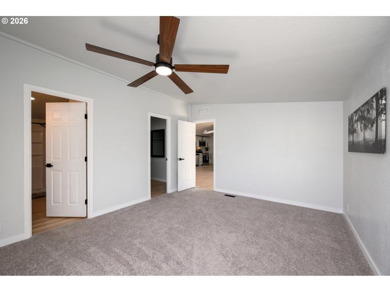 Bedroom, Owner's Suite