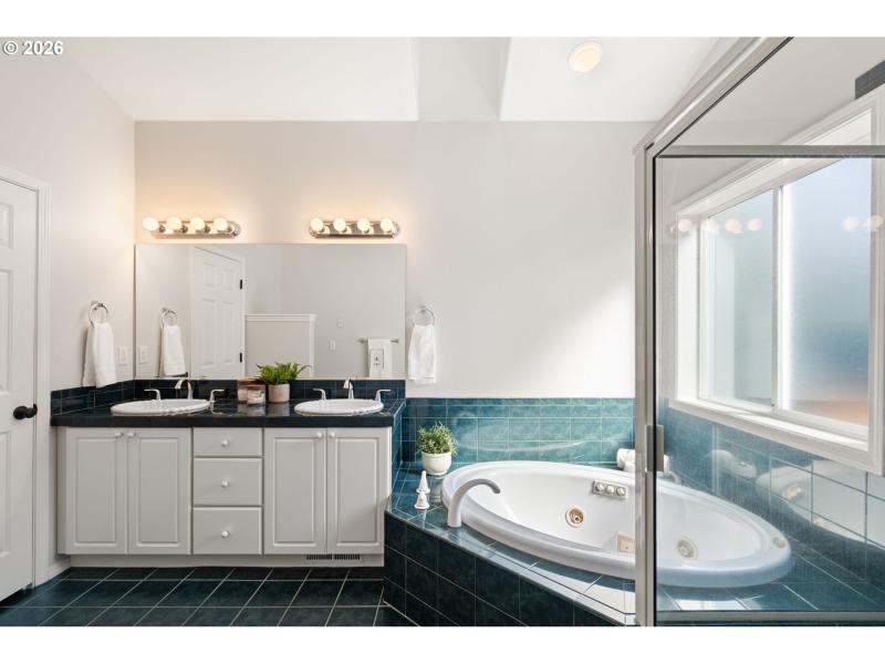 Owner's Suite Bathroom