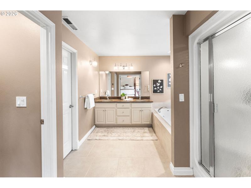 Owner's Suite Bathroom