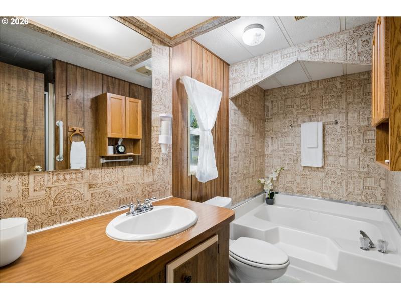 Owner's Suite Bathroom