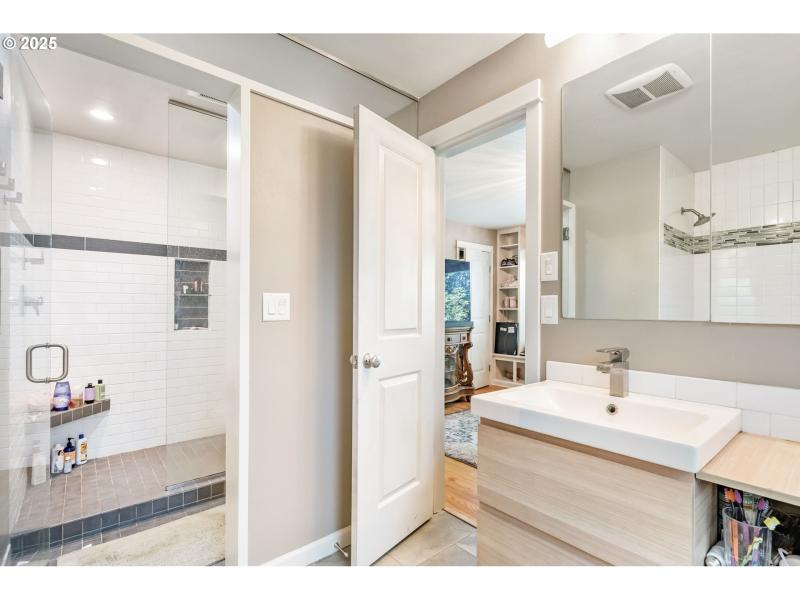 Owner's Suite Bathroom