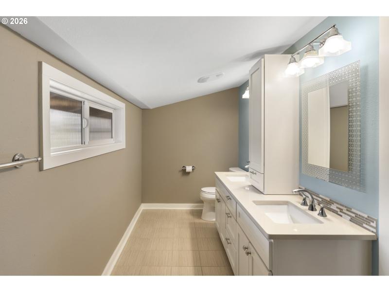 Owner's Suite Bathroom