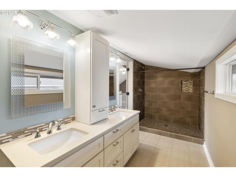 Owner's Suite Bathroom