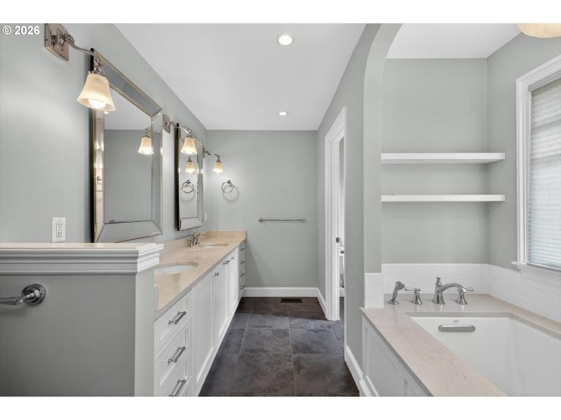 Owner's Suite Bathroom