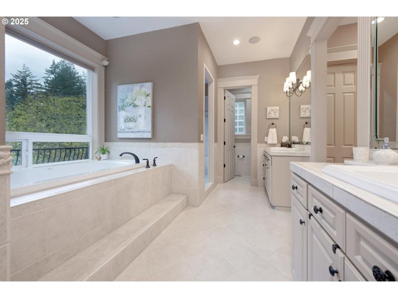 Owner's Suite Bathroom