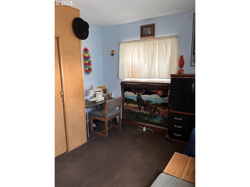Bedroom, Primary