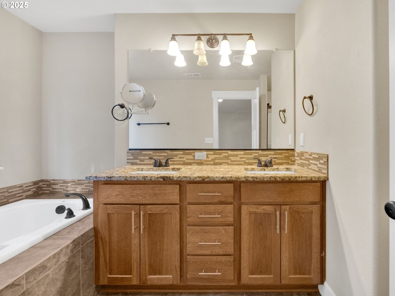 Owner's Suite Bathroom