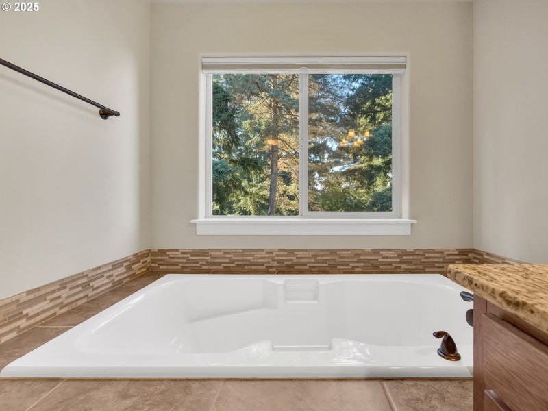 Owner's Suite Bathroom