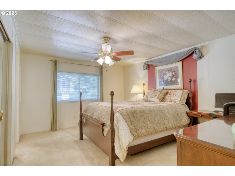 Bedroom, Primary