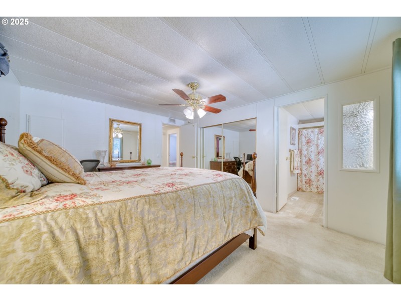 Bedroom, Primary