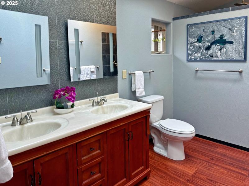 Owner's Suite Bathroom