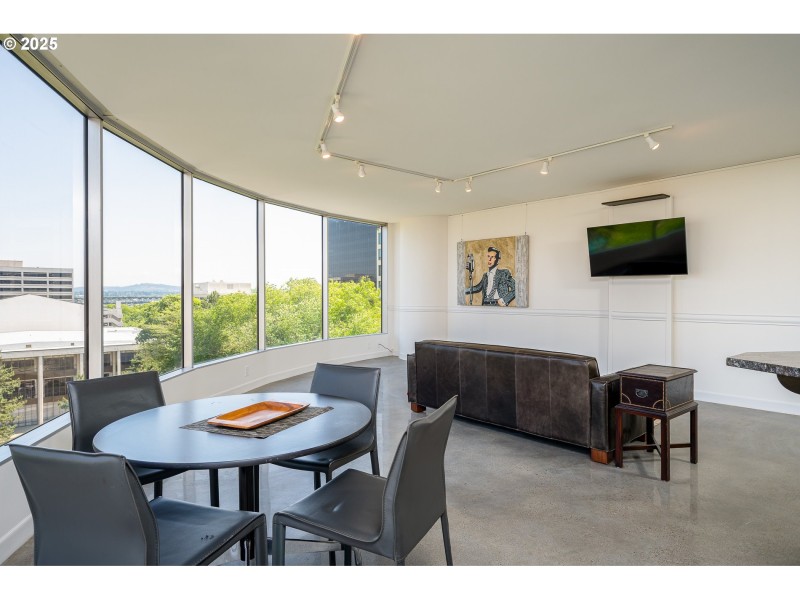 Living Room/Dining Room