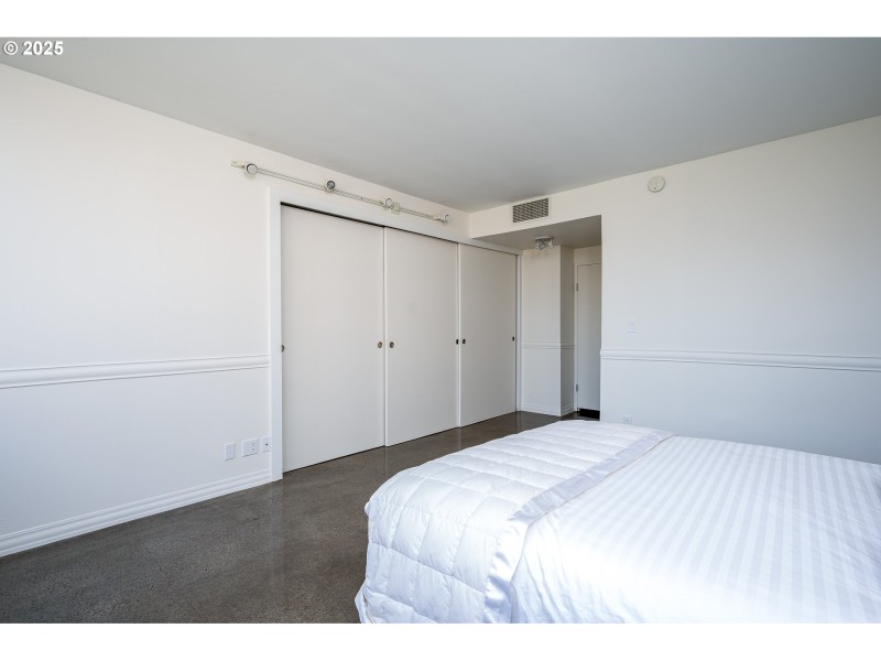 Bedroom, Primary