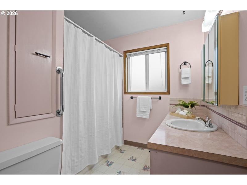 Bathroom, Attached