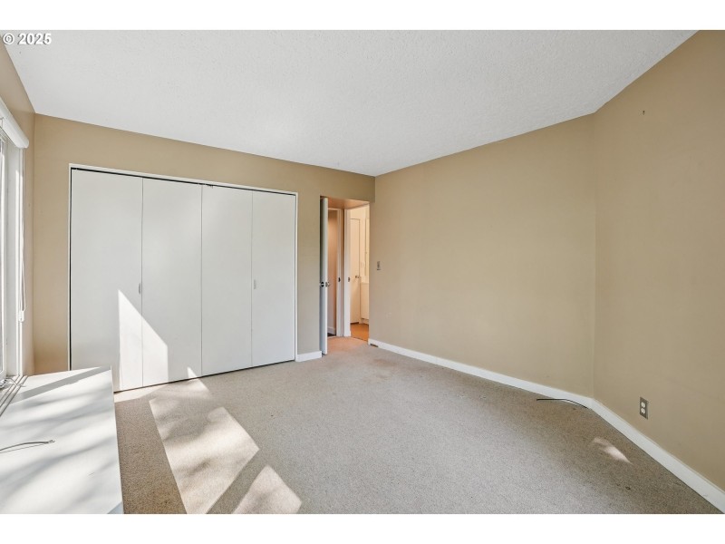 Bedroom, Primary