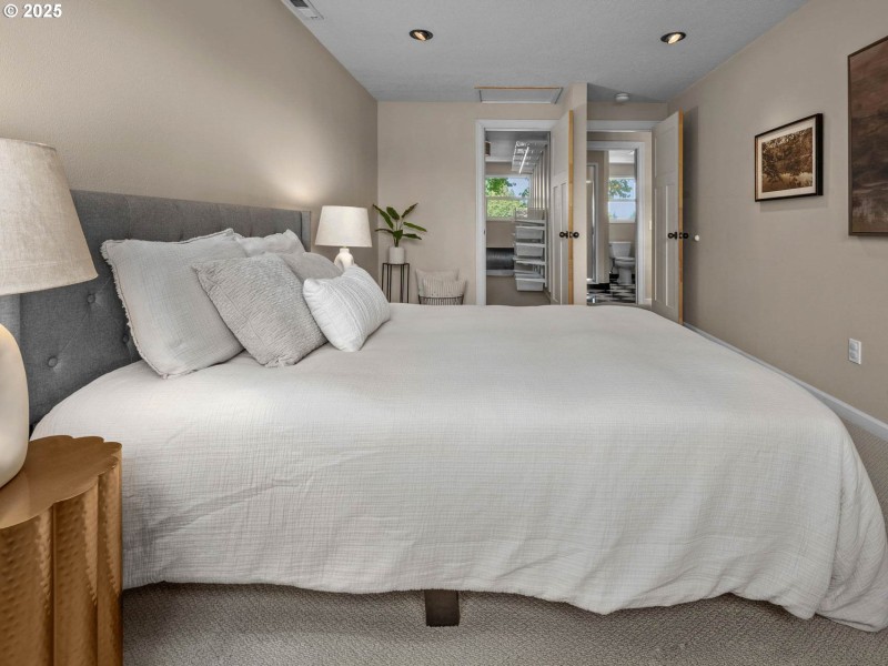 Bedroom, Primary
