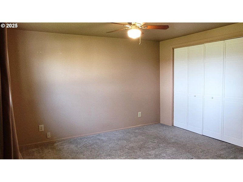 Bedroom, Primary