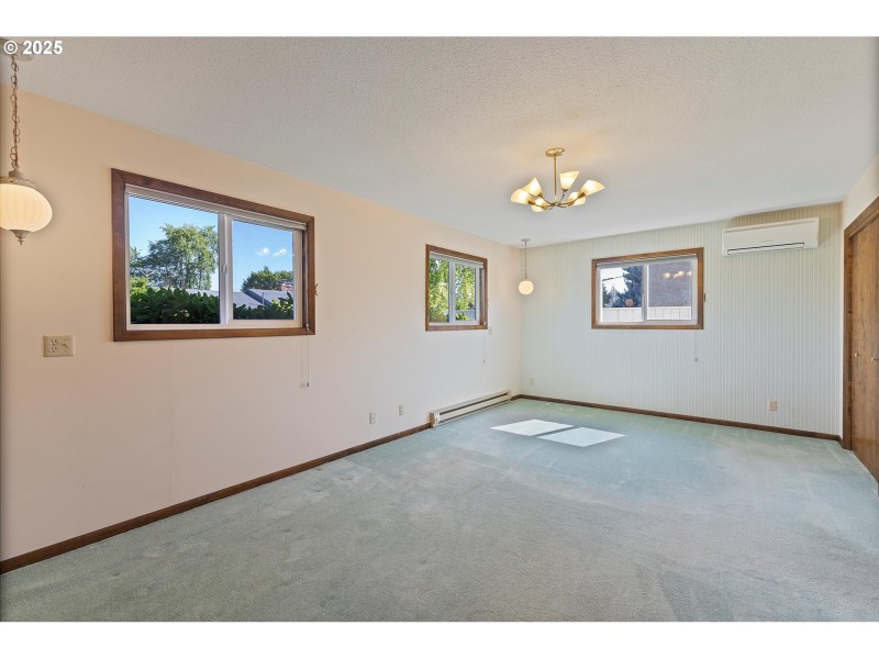 Bedroom, Primary