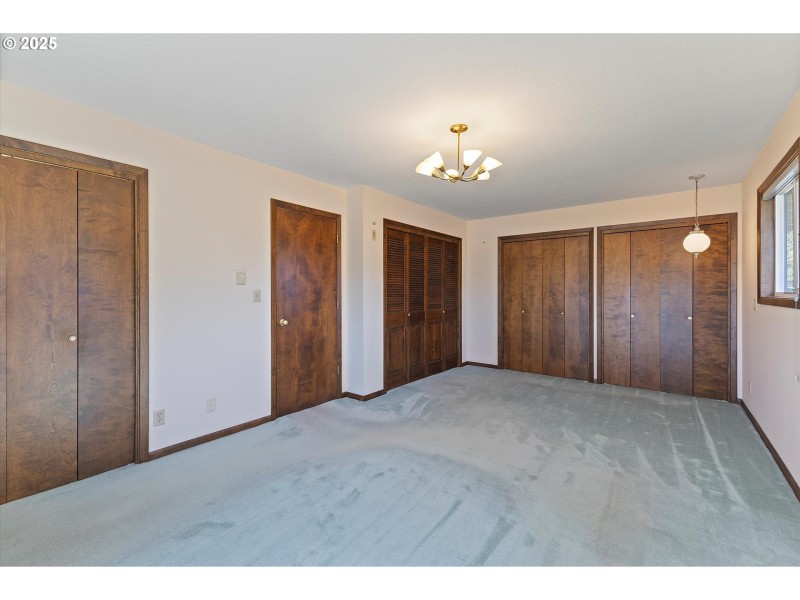 Bedroom, Primary