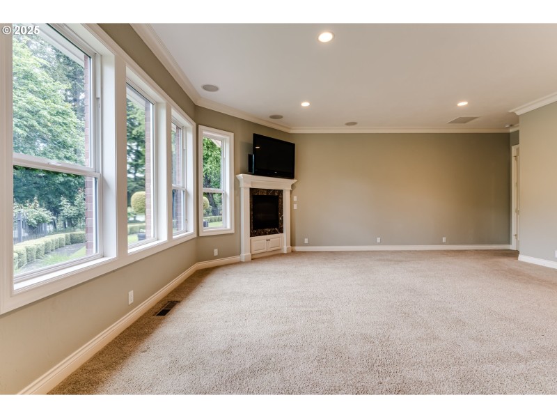 Bedroom, Primary