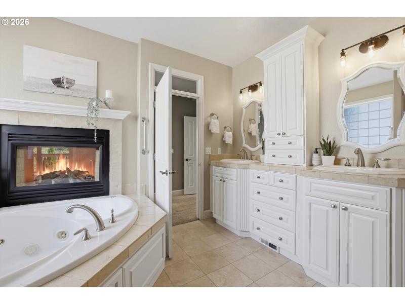 Owner's Suite Bathroom