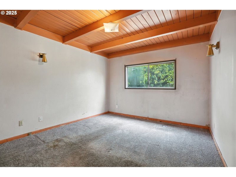 Bedroom, Primary