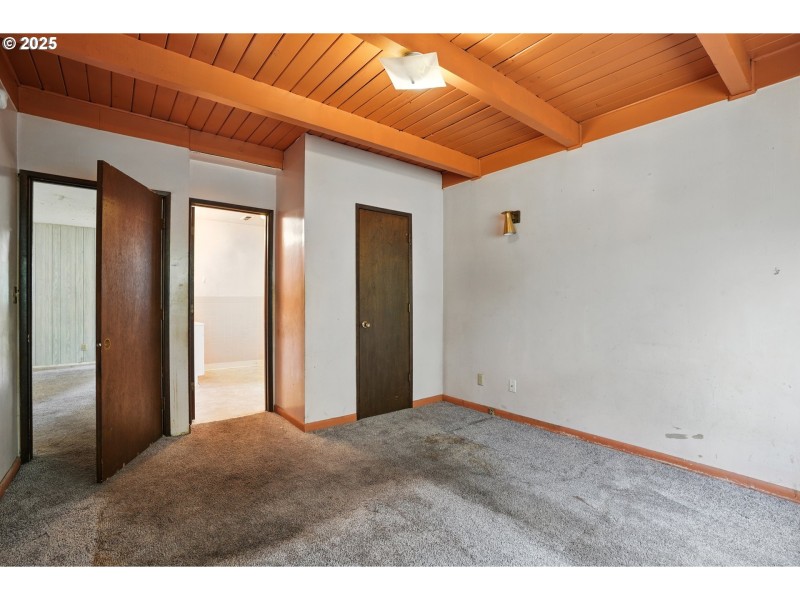 Bedroom, Primary