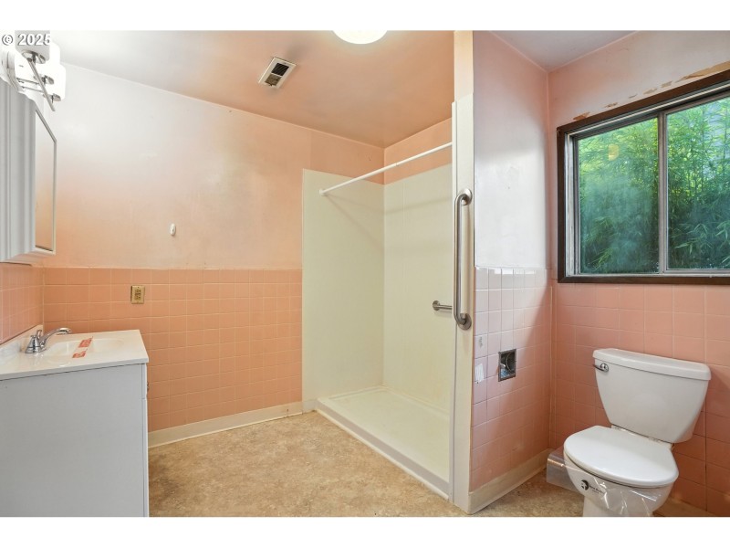 Bathroom, Attached