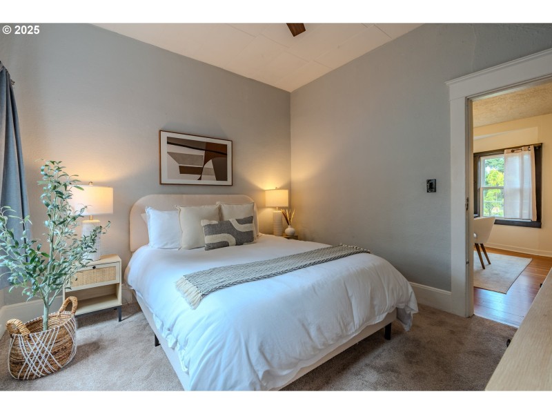 Bedroom, Primary