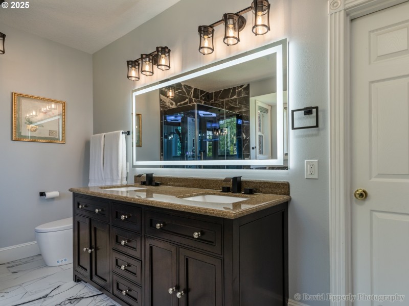Bathroom, Attached