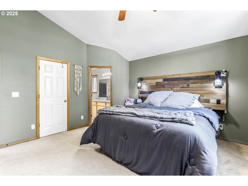 Bedroom, Primary