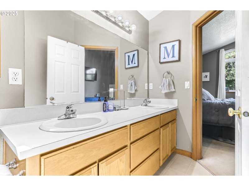 Bathroom, Attached