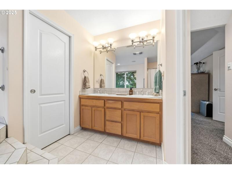 Owner's Suite Bathroom