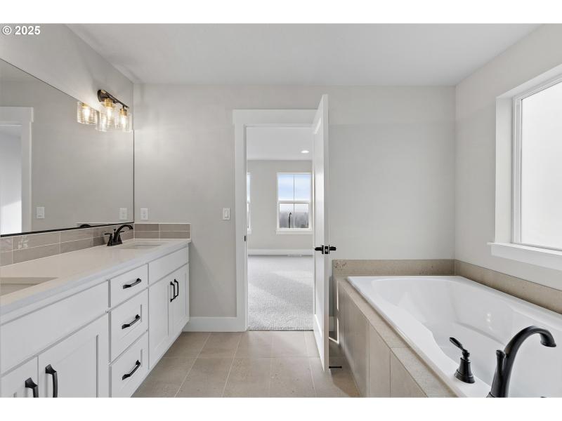 Owner's Suite Bathroom