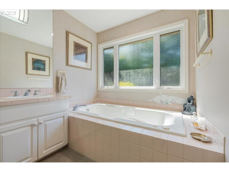 Owner's Suite Bathroom