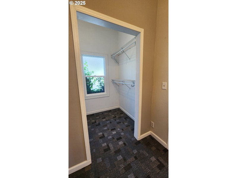 Bedroom, Primary